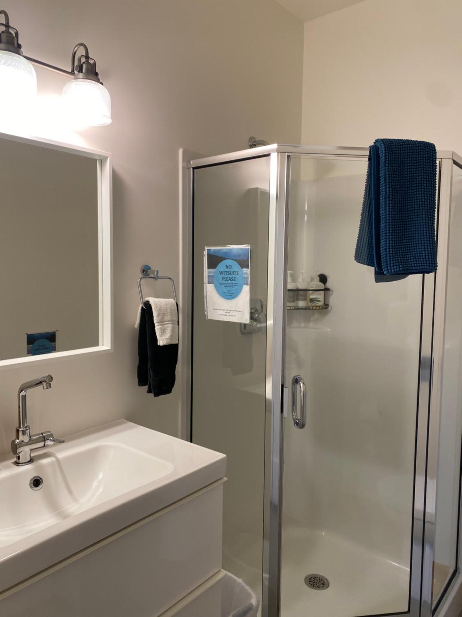 Lucky Creek Guest Suite Ucluelet Extérieur photo